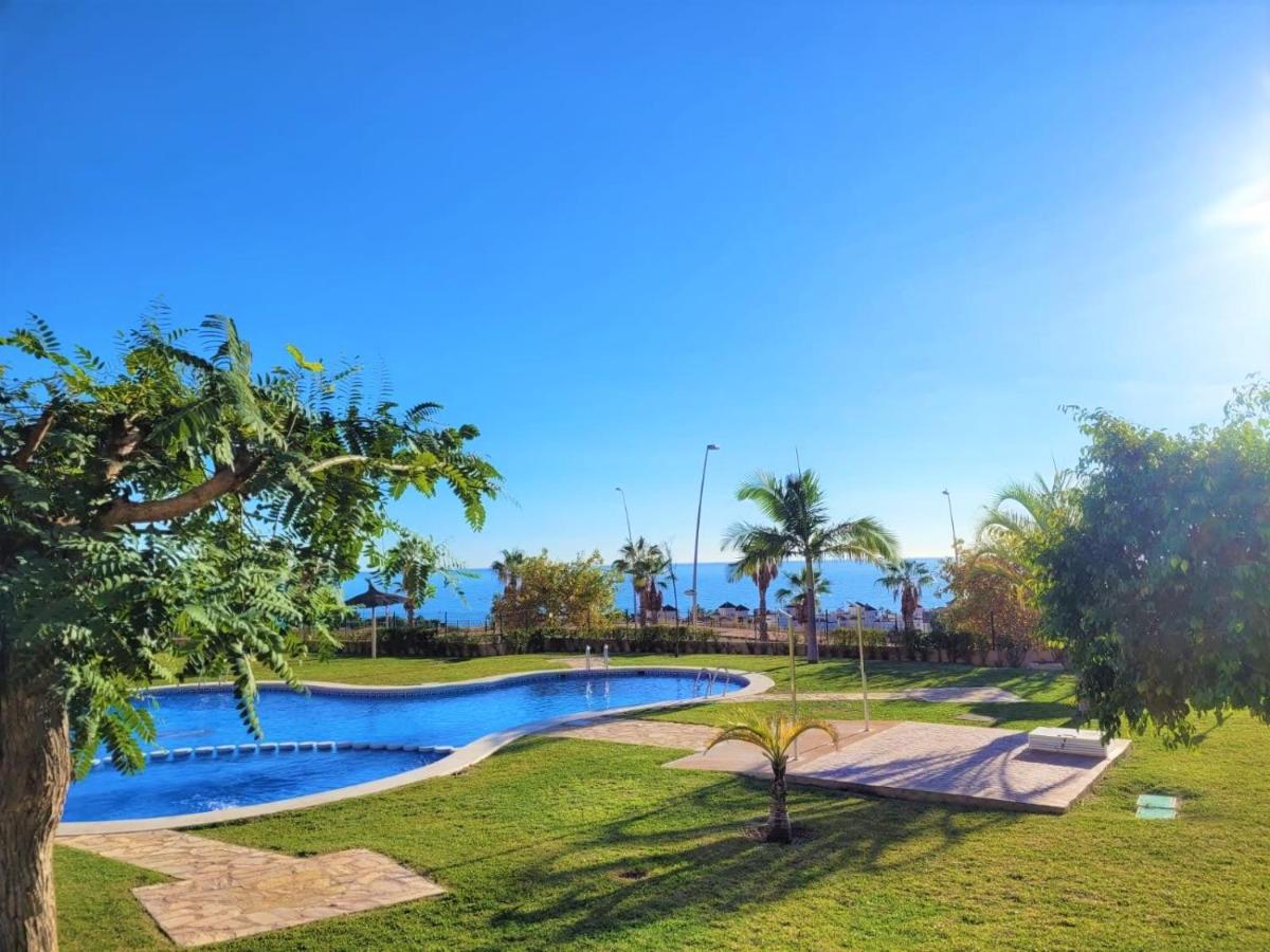 Espacioso Apartamento Con Preciosos Jardines Y Bbq イスラ・プラナ エクステリア 写真