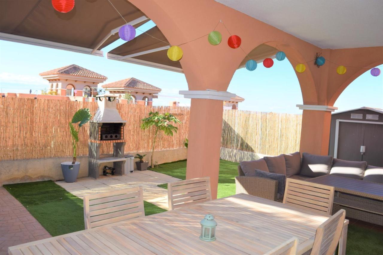 Espacioso Apartamento Con Preciosos Jardines Y Bbq イスラ・プラナ エクステリア 写真