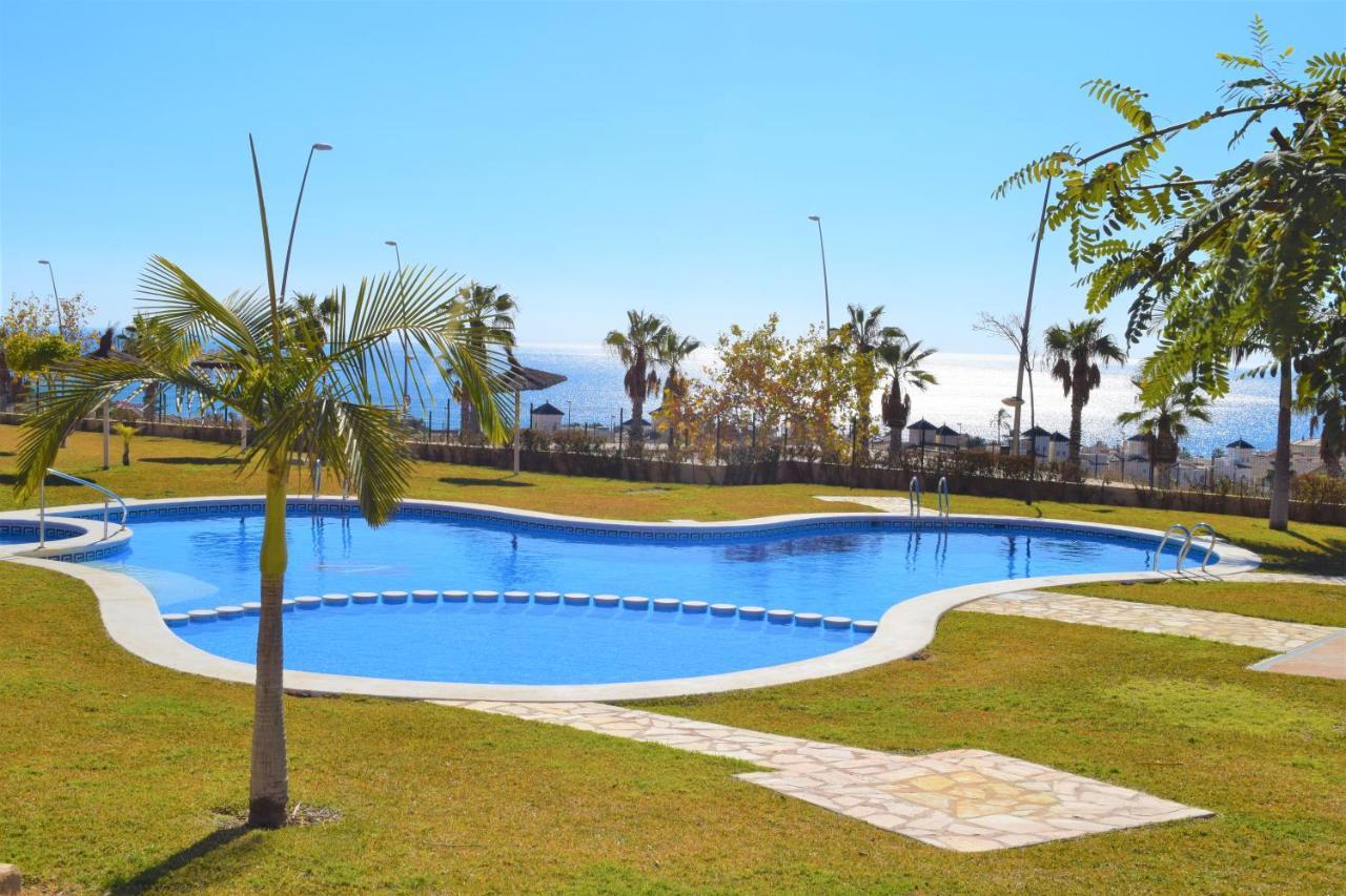 Espacioso Apartamento Con Preciosos Jardines Y Bbq イスラ・プラナ エクステリア 写真