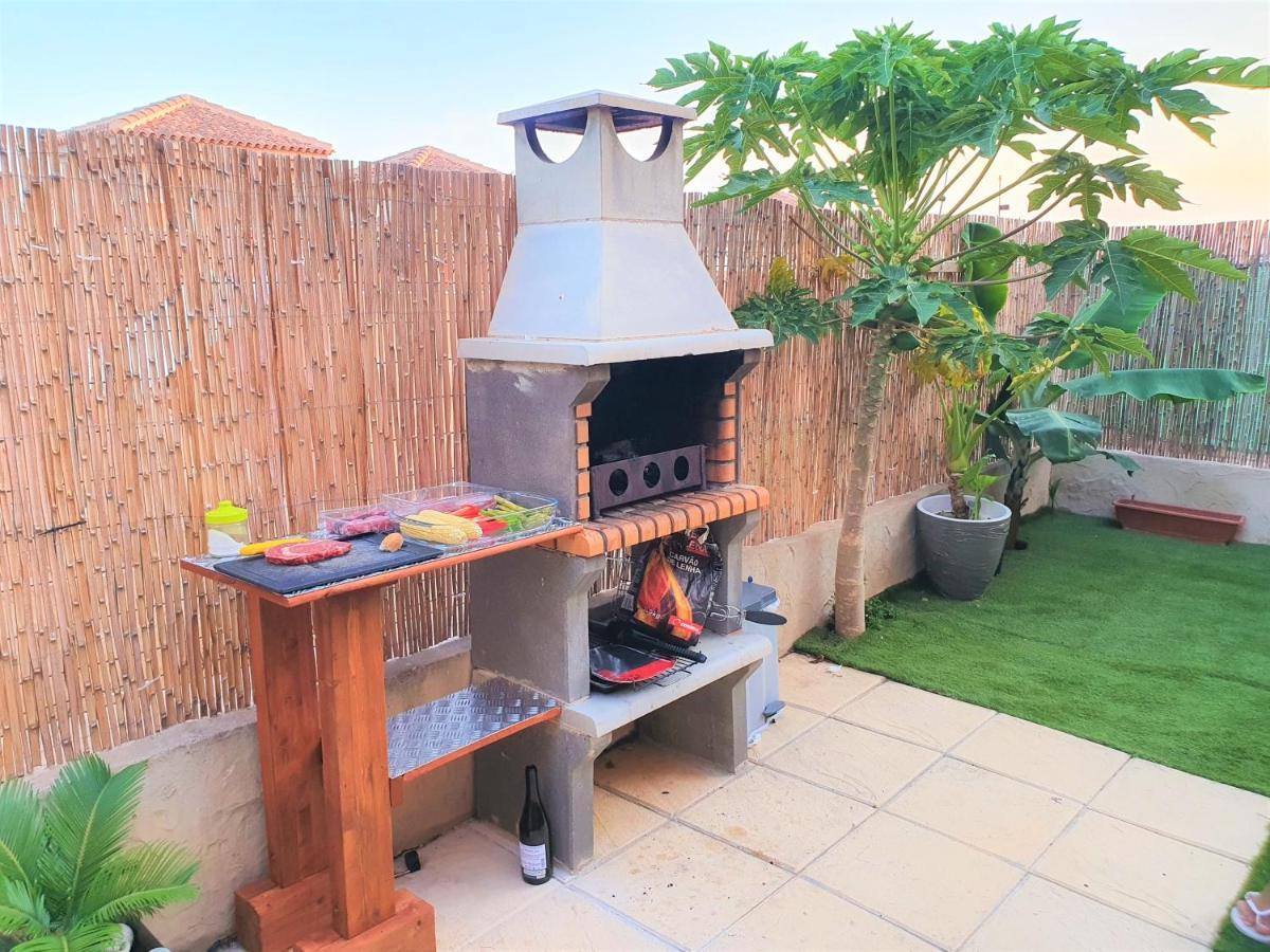 Espacioso Apartamento Con Preciosos Jardines Y Bbq イスラ・プラナ エクステリア 写真